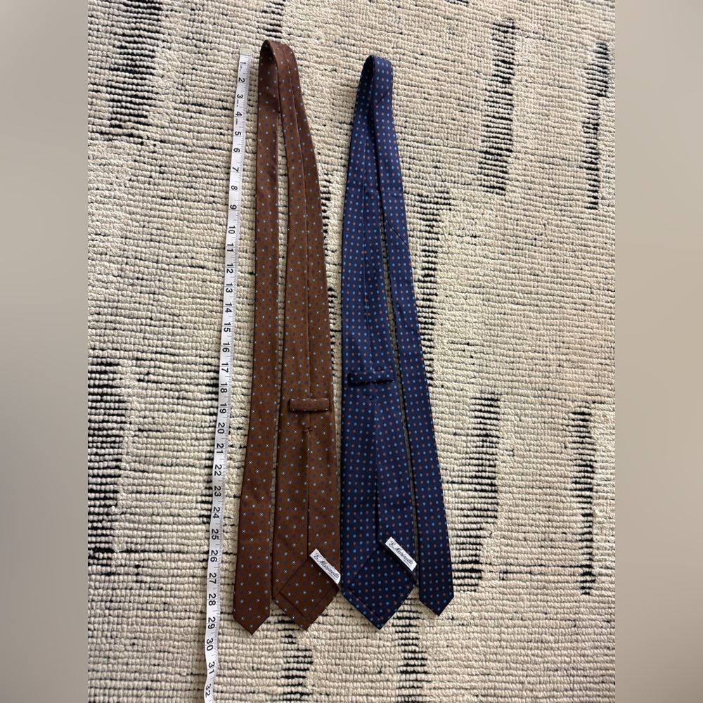 Classic Men's Dot Silk Tie Set in Brown & Navy - Picture 4 of 4
